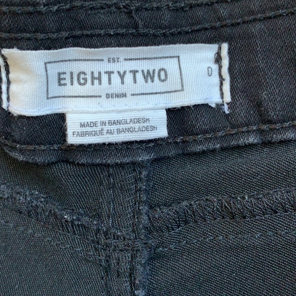 🌸2/$20🌸 Black denim shorts - Picture 4 of 5